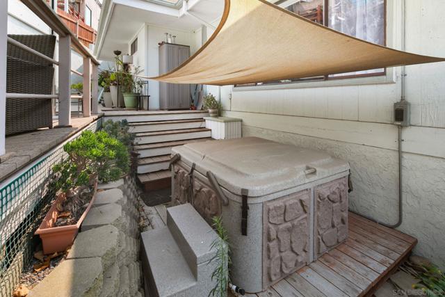 1694 Torrance St, San Diego CA: https://media.crmls.org/mediaz/e8f6473d-e510-4138-a70a-513d43381f32.jpg