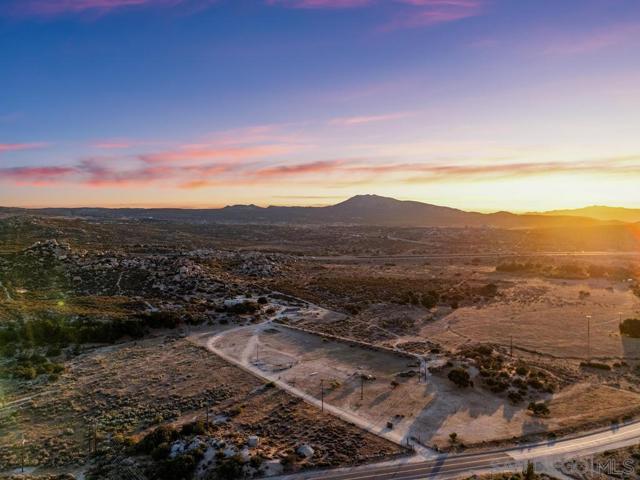 40760 Old Highway 80, Boulevard CA: https://media.crmls.org/mediaz/e8f971fd-355f-4a96-9119-63b0aca9c293.jpg