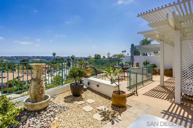 3367 Malta Way, Oceanside CA: https://media.crmls.org/mediaz/e8f9e207-e324-44e7-9b63-f46ae5500558.jpg