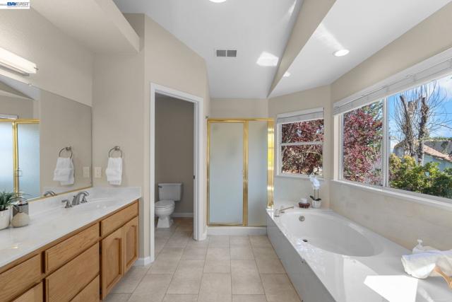 Image 28 of 40 For 912 Loyola Way