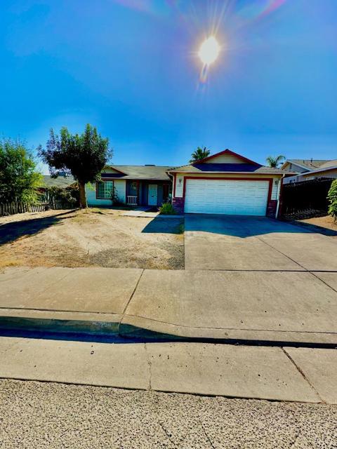 125 N Martin Street, Porterville CA: https://media.crmls.org/mediaz/e8fb2942-453f-494e-9fd2-39f3ce743663.jpg