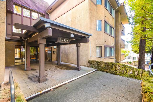 Image 3 of 55 For 26937 Hayward Blvd  217