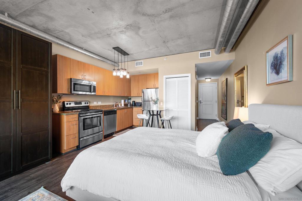 1080 Park Blvd. - photo 4