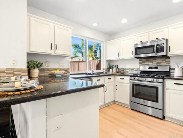 Detail Gallery Image 14 of 38 For 40595 Heyerdahl Ave, Murrieta,  CA 92563 - 4 Beds | 2 Baths