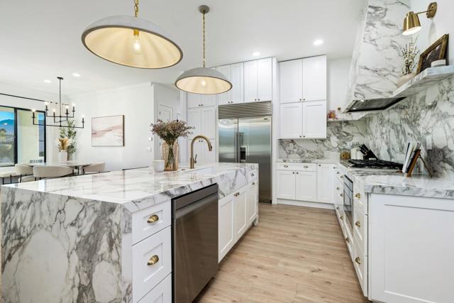 33 Calle La Reina, Rancho Mirage CA: https://media.crmls.org/mediaz/e8fcbb8c-320f-4393-b3b6-98d3cd87187c.jpg