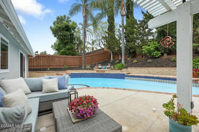 6608 Maplegrove Street, Oak Park CA: https://media.crmls.org/mediaz/e8fd1714-ab35-40a8-a137-aa60b013b5f7.jpg