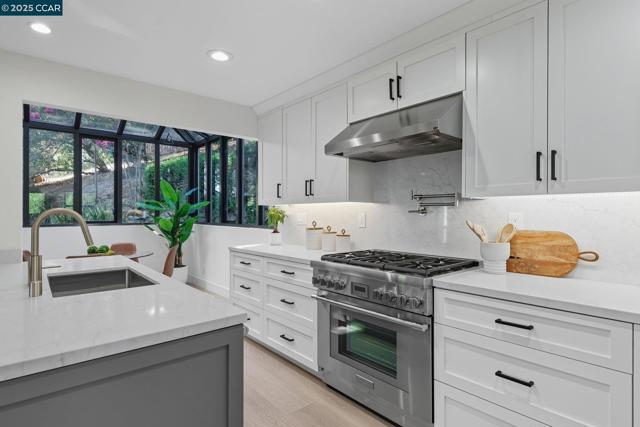 189 Rudgear Drive, Walnut Creek CA: https://media.crmls.org/mediaz/e8fd919d-f1a5-4e80-ac70-6703fae54b12.jpg