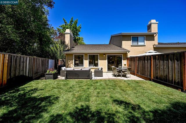 2085 Shady Creek Pl, Danville CA: https://media.crmls.org/mediaz/e8fedcea-e468-4b1e-b2d1-b5d0a14ea1a4.jpg