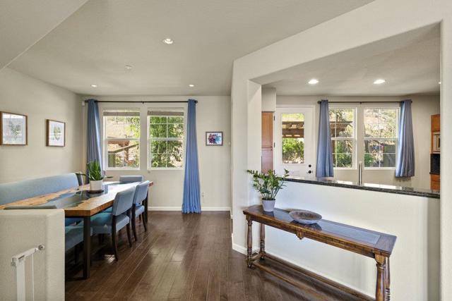 978 Martin Trail, Daly City CA: https://media.crmls.org/mediaz/e8fee84f-0e5a-4d91-9b94-27972bc9c955.jpg