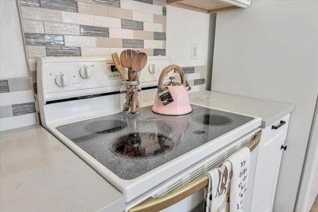 4276 Nerissa Circle, Fremont CA: https://media.crmls.org/mediaz/e8ff0cac-633e-464d-84d1-68ac2a02bdfb.jpg