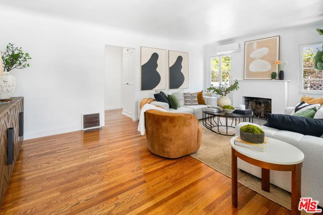 3340 Cardiff Avenue, Los Angeles CA: https://media.crmls.org/mediaz/e9007683-64b6-4636-8196-750e6ac82620.jpg