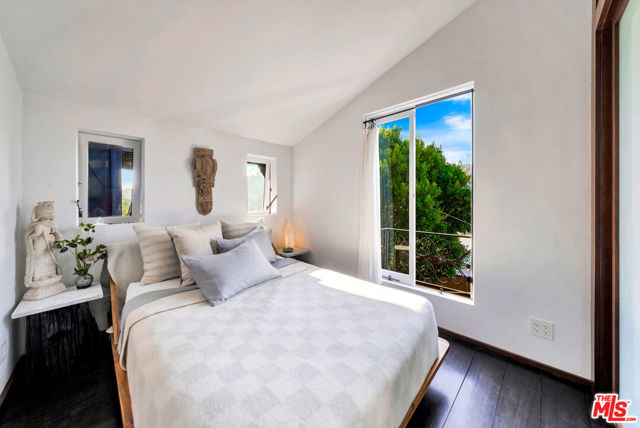 8306 Yucca Trail, Los Angeles CA: https://media.crmls.org/mediaz/e900d48a-6c0e-4b70-ae55-c1fc71f36e60.jpg