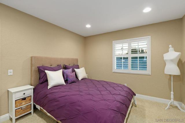 10421 Les Arbres Pl, San Diego CA: https://media.crmls.org/mediaz/e9014539-3647-4656-b2ea-b2e65f8c0c44.jpg