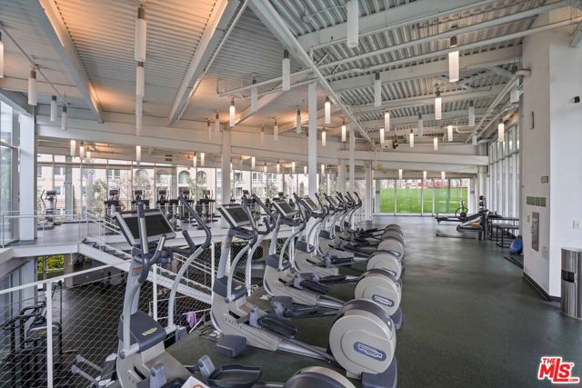 7100 Playa Vista Drive, Playa Vista CA: https://media.crmls.org/mediaz/e9016a59-d0f7-484b-808a-9eddcdf5d9a5.jpg