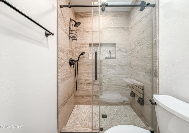 2829 Shoreview Circle, Westlake Village CA: https://media.crmls.org/mediaz/e9018479-0bad-4bce-b55e-c11d9e1f2b88.jpg