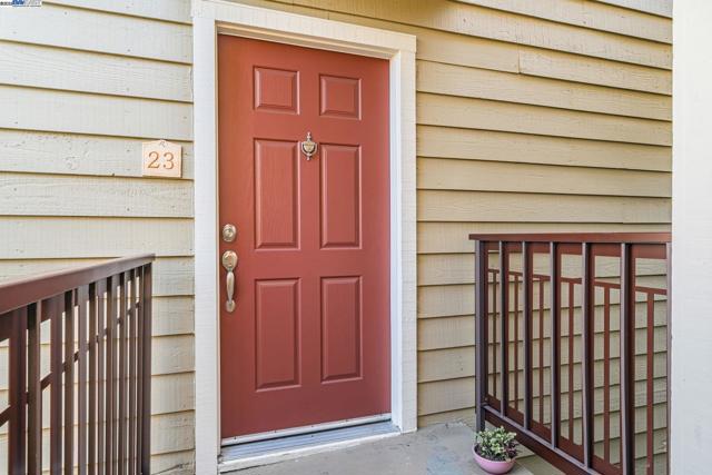 275 Reflections Dr, San Ramon CA: https://media.crmls.org/mediaz/e901f3f5-69ad-4e85-a0c1-9d52b4caf2ac.jpg
