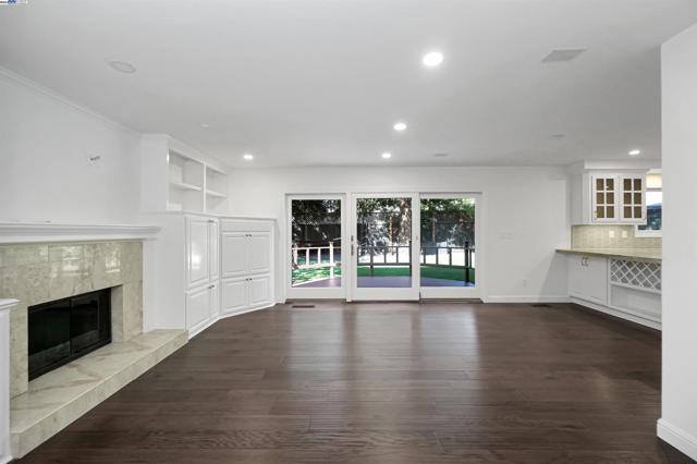 311 Andros Dr, San Ramon CA: https://media.crmls.org/mediaz/e902209b-678e-4b9b-8a91-b0a8deeaade0.jpg