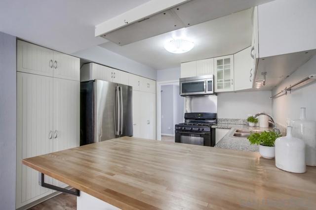 10565 Caminito Basswood, San Diego CA: https://media.crmls.org/mediaz/e9028de7-8a89-4c23-b97f-da1dfe225291.jpg