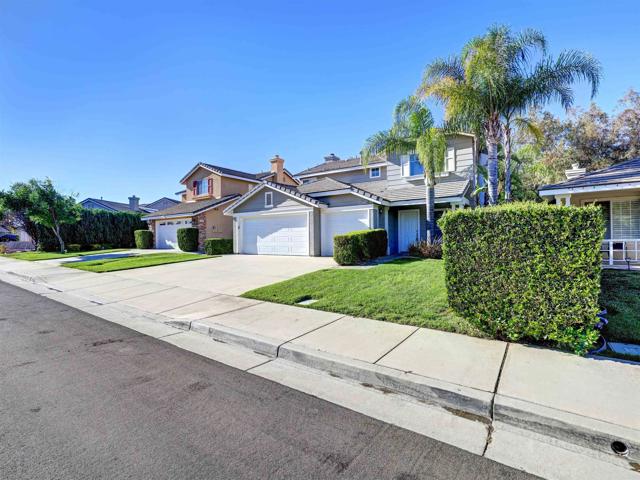 Detail Gallery Image 2 of 51 For 13467 Leafwood Dr, Corona,  CA 92883 - 4 Beds | 3 Baths