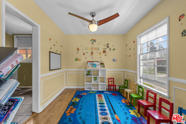 2610 1/2 7th Avenue, Los Angeles CA: https://media.crmls.org/mediaz/e9036488-010c-4e15-89d8-3d6862f8f89a.jpg