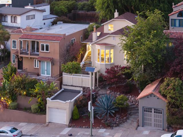6314 Broadway Ter, Oakland CA: https://media.crmls.org/mediaz/e904529e-e664-41e4-89a8-faf17346b555.jpg