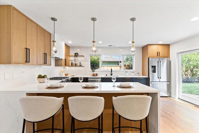 15640 Gardenia Way, Los Gatos CA: https://media.crmls.org/mediaz/e904fce1-f533-40b4-b230-a4e0cf6e0bef.jpg