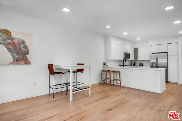 214 S Alexandria Avenue, Los Angeles CA: https://media.crmls.org/mediaz/e90506b7-2203-4dec-a604-42dd432565cb.jpg