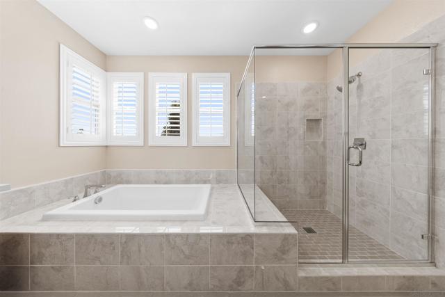 6749 Solterra Vista Pkwy, San Diego CA: https://media.crmls.org/mediaz/e9058343-fc5a-494b-9b8f-7e46237e418a.jpg