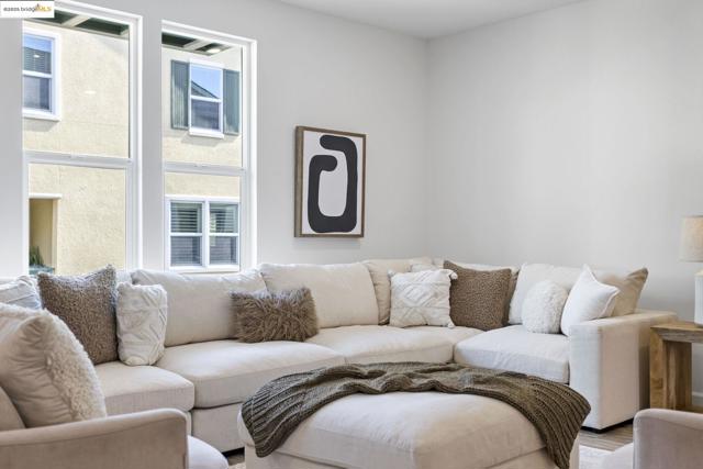 7129 Calistoga Ln, Dublin CA: https://media.crmls.org/mediaz/e9058954-dc23-40da-90ac-88c8eef2f6bc.jpg