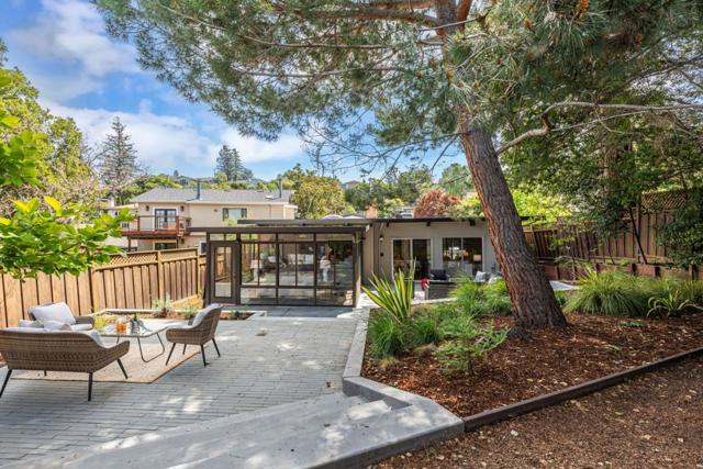 1620 Notre Dame Avenue, Belmont CA: https://media.crmls.org/mediaz/e905c5ed-69c3-424e-baed-a427292a0f16.jpg