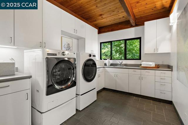 39 El Toyonal, Orinda CA: https://media.crmls.org/mediaz/e905cf97-0b1c-4080-9088-9cf56c4330e3.jpg