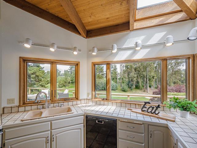 1125 Sumner Avenue, Aptos CA: https://media.crmls.org/mediaz/e9062550-fa60-46f0-a028-c173d3a00ce4.jpg