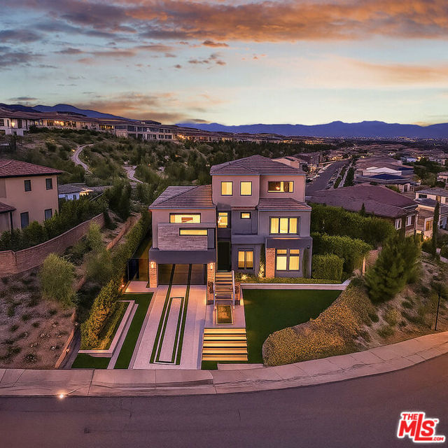 20472 W Windsor Lane, Porter Ranch CA: https://media.crmls.org/mediaz/e9063f47-e9f6-433d-96a8-b98bd13b2652.jpg