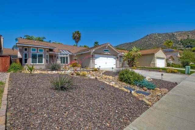 3358 Lake Circle Dr, Fallbrook CA: https://media.crmls.org/mediaz/e90676b5-477c-4da0-b342-bd42b8006992.jpg