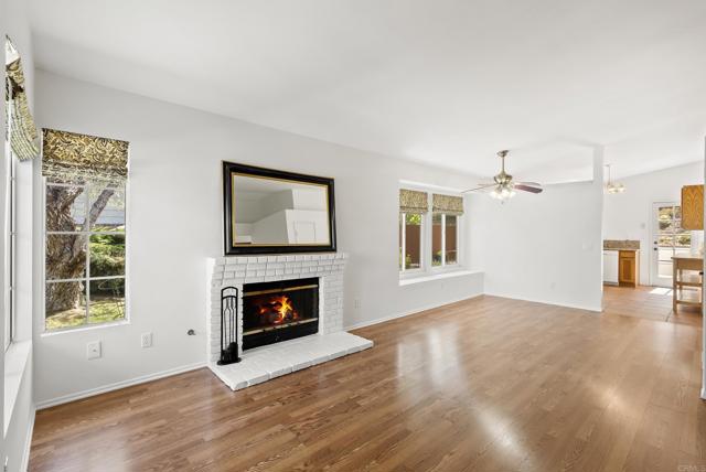 2009 Pointer Gln, Escondido CA: https://media.crmls.org/mediaz/e906c6eb-6638-4c29-b9dd-ffc49db9bbca.jpg