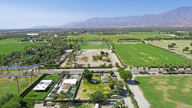 81514 Avenue 50, Indio CA: https://media.crmls.org/mediaz/e906cf01-bd4f-475d-ad75-a67556f17174.jpg