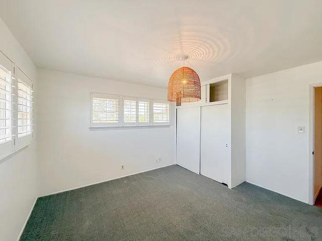 323 Hill Dr, Vista CA: https://media.crmls.org/mediaz/e906daa1-e841-4089-bf9f-35b07dec28bb.jpg