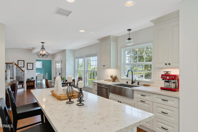 519 Paulette Place, La Canada Flintridge CA: https://media.crmls.org/mediaz/e907224e-1acd-436c-b6b0-46a89f8245fb.jpg