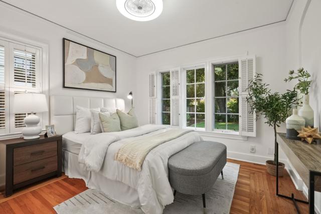 2061 Valparaiso Avenue, Menlo Park CA: https://media.crmls.org/mediaz/e9076efb-2d86-4ad3-bd97-144ce62bf7c8.jpg