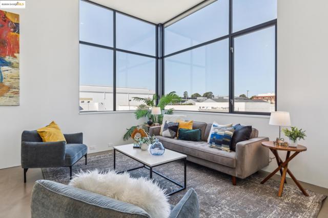 809 Folger Ave, Berkeley CA: https://media.crmls.org/mediaz/e907a1c5-8219-406b-924b-264a880fabfb.jpg