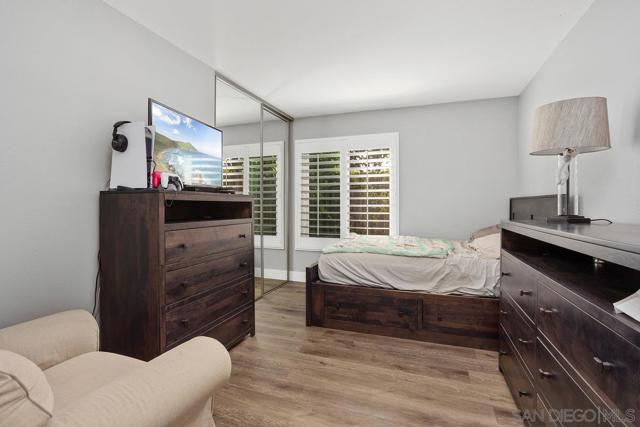 2112 Park Dale Ln, Encinitas CA: https://media.crmls.org/mediaz/e907ec81-cc27-4b01-93a5-ecf2861b8c33.jpg