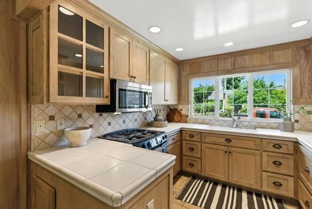 711 Riverview Drive, Capitola CA: https://media.crmls.org/mediaz/e9081901-24da-4989-bb93-3d2b1a319dac.jpg
