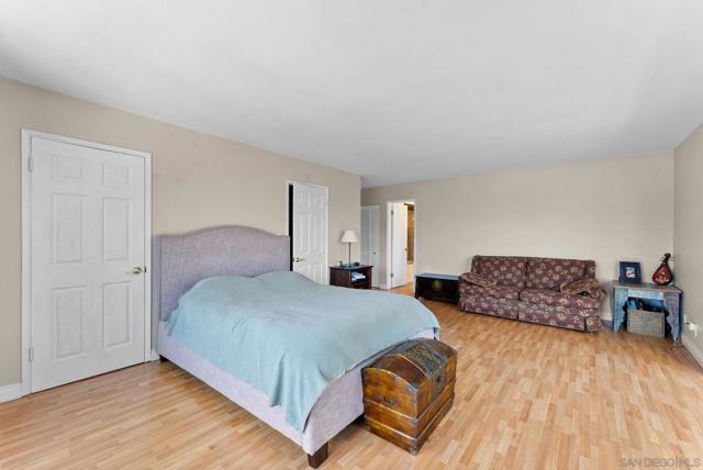 2360 Torrey Pines Rd, La Jolla CA: https://media.crmls.org/mediaz/e9081915-f2a6-43a2-9128-a85058d2ee2c.jpg