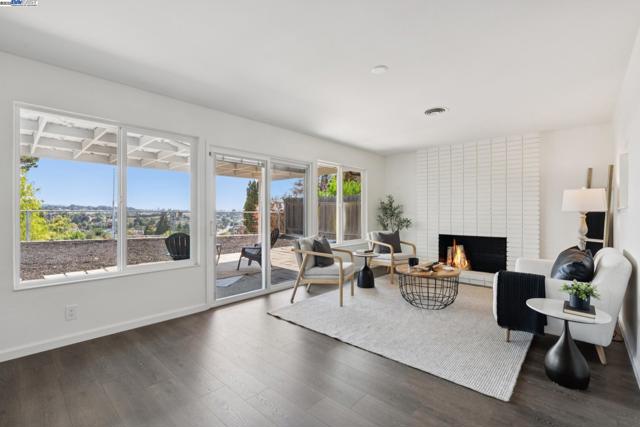 1165 Amend St, Pinole CA: https://media.crmls.org/mediaz/e9098ec6-fe9b-4652-86c7-1a96c7d5739c.jpg