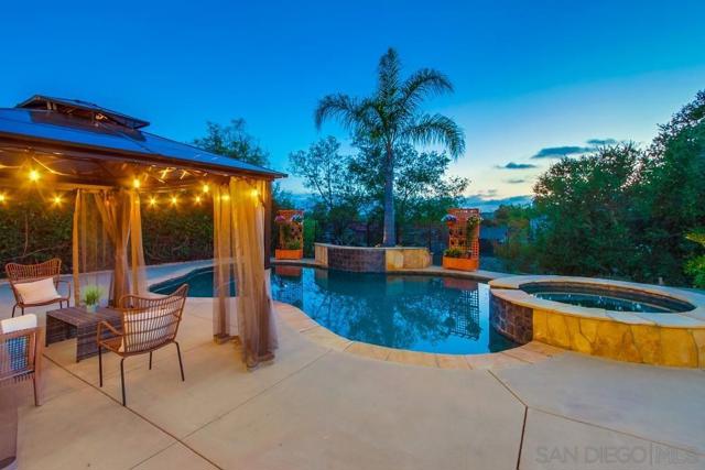 2482 San Clemente Ave, Vista CA: https://media.crmls.org/mediaz/e909a4fa-fab9-496f-bf27-7f3bbb6a53bb.jpg