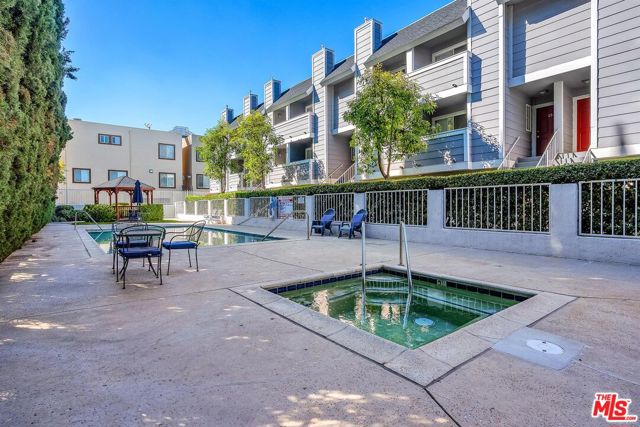 13340 Burbank Boulevard, 2 photo 3