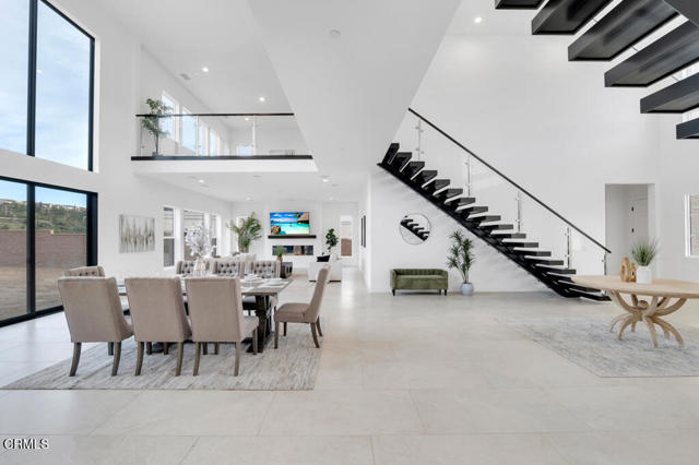 Detail Gallery Image 13 of 61 For 11944 N Red Hawk Ln, Porter Ranch,  CA 91326 - 5 Beds | 5 Baths