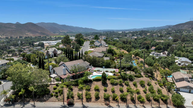 11395 Highridge Court, Camarillo CA: https://media.crmls.org/mediaz/e90ab63d-c428-4b18-9e5e-9e503c2b5339.jpg