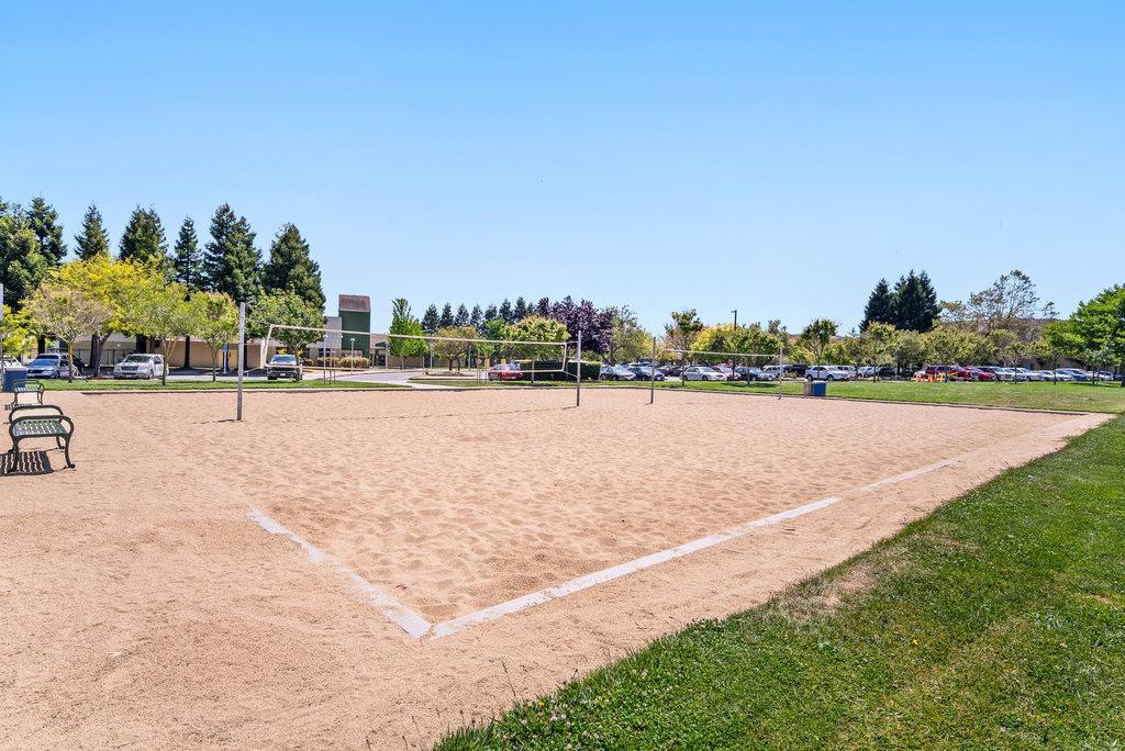 https://media.crmls.org/mediaz/e90ad4c9-b23e-4153-a06d-110f79d9ae3d.jpg?preset=X-Large