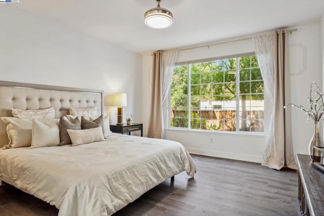 418 Golf Ct, Walnut Creek CA: https://media.crmls.org/mediaz/e90b0296-0677-4783-8a47-a905094e9e01.jpg